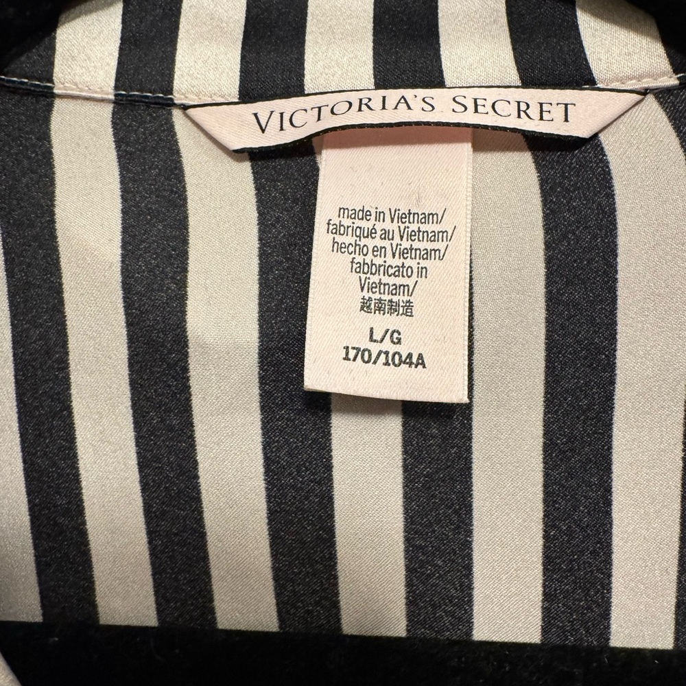 Victoria's Secret Black and White Striped Pajama Set - Picture 10 of 10